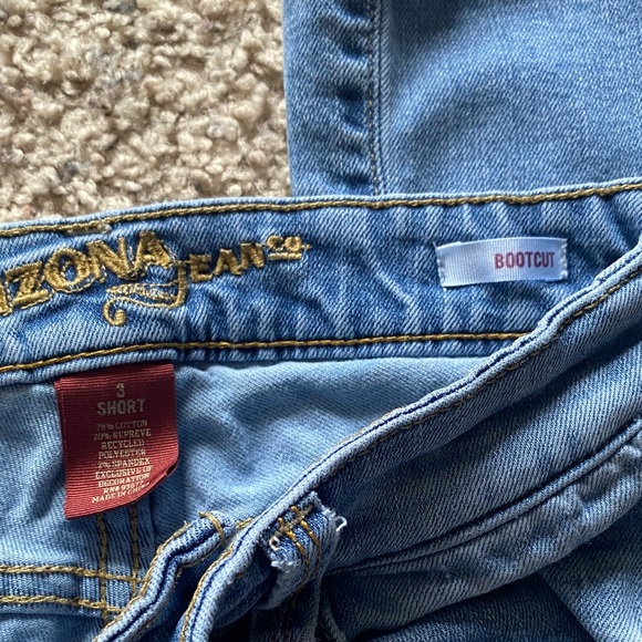 Women’s Arizona Jean Company Boot Cut Short Blue Jeans (Juniors) - Picture 2 of 16